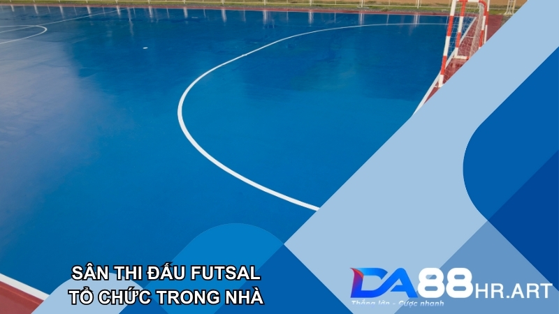 Sân thi đấu bóng đá Futsal khác biệt hẳn với sân cỏ truyền thống